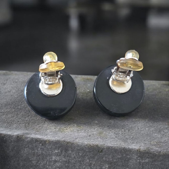 Authentic Black Chanel Rhinestone Heart Clip-on Earrings - Picture 3 of 4